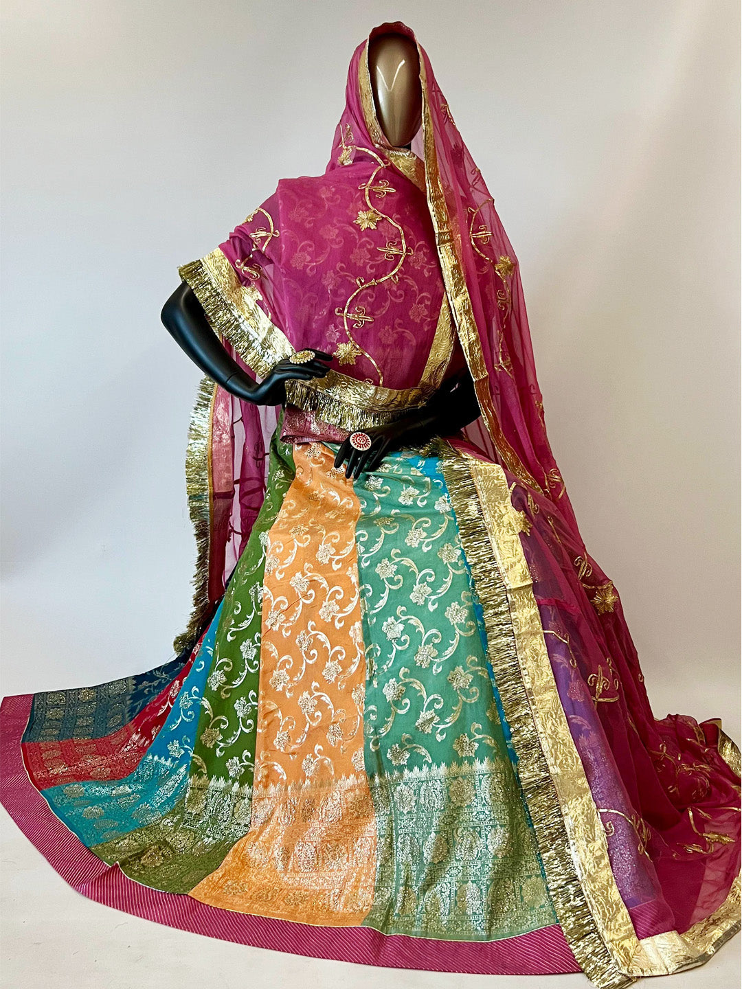 16 Kali Panchrangi Banarasi Mehendi Sangeet Rajputi Poshak-91371