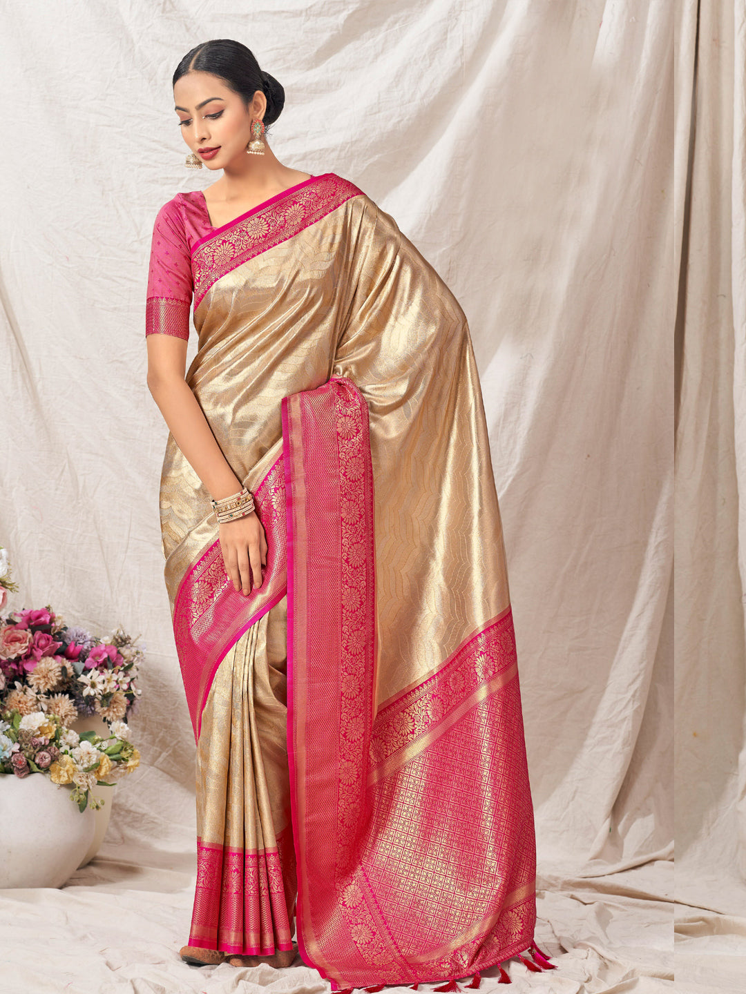 Weaving Pure Kanjivaram Soft Silk Rich Pallu Traditional Saree In Gold Color-81099