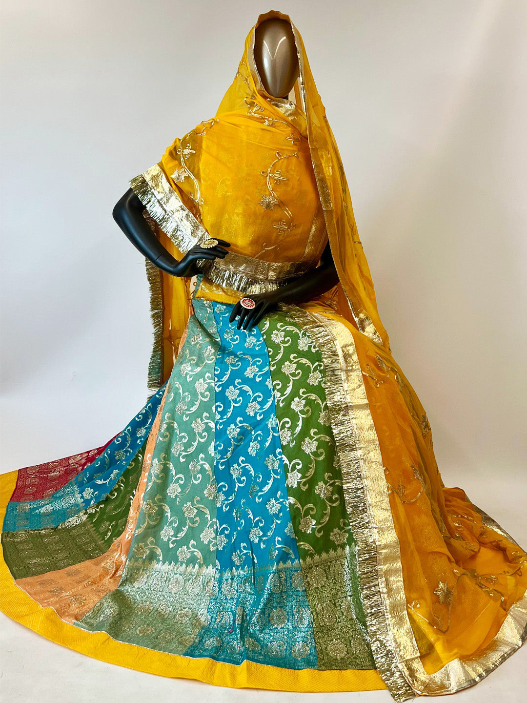 16 Kali Panchrangi Banarasi Mehendi Sangeet Rajputi Poshak-91373