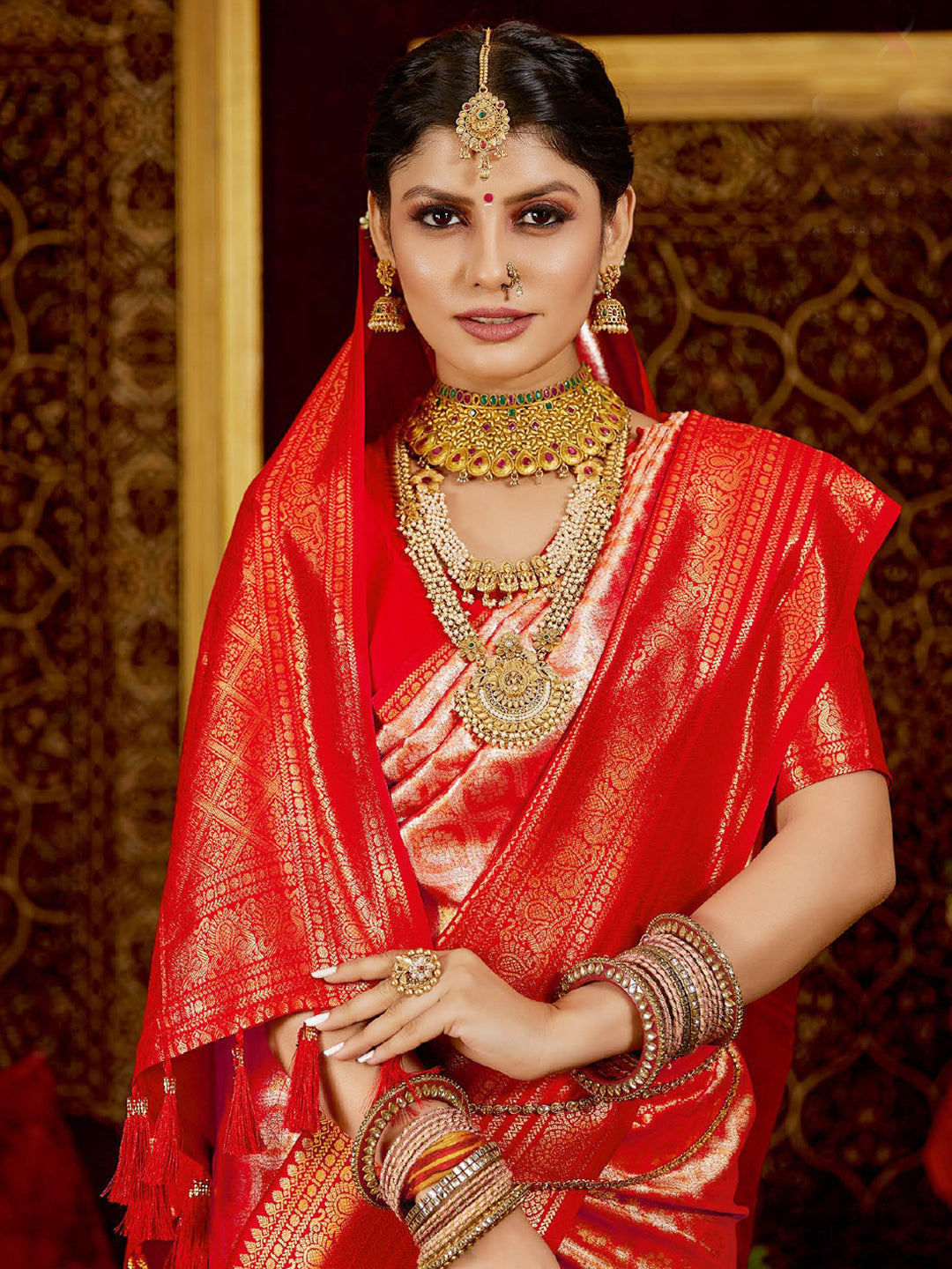 Weaving Pure Kanjivaram Soft Silk Rich Pallu Traditional Saree In Red Color-81368