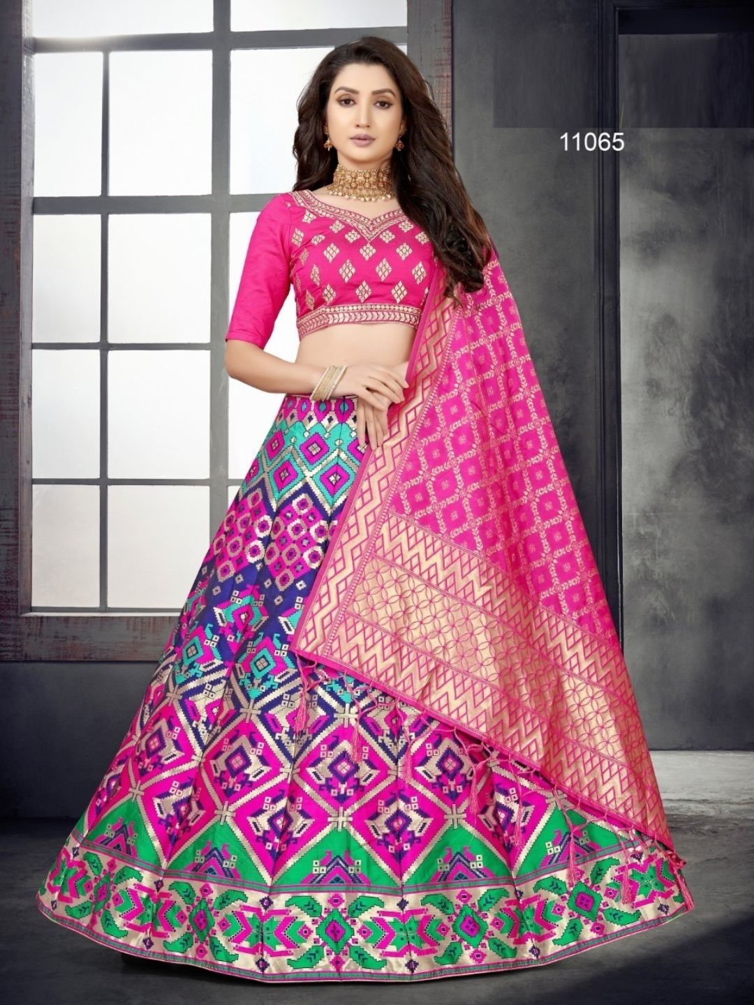 Woven Banarasi Lehenga in malitcolor
