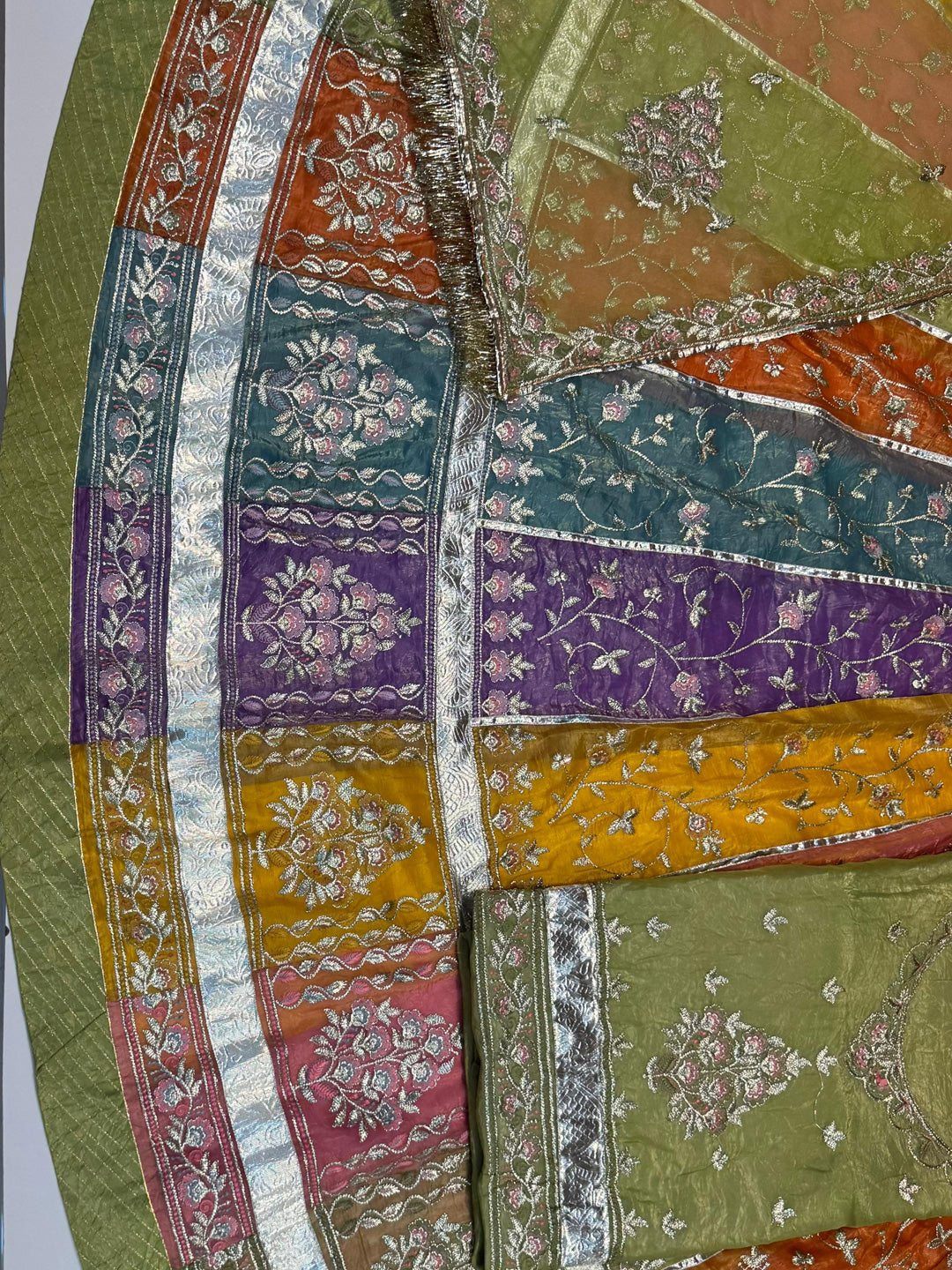 5 Miter full Gher Gold Crush Multicolour Premium quality Rajputi Poshak-91566