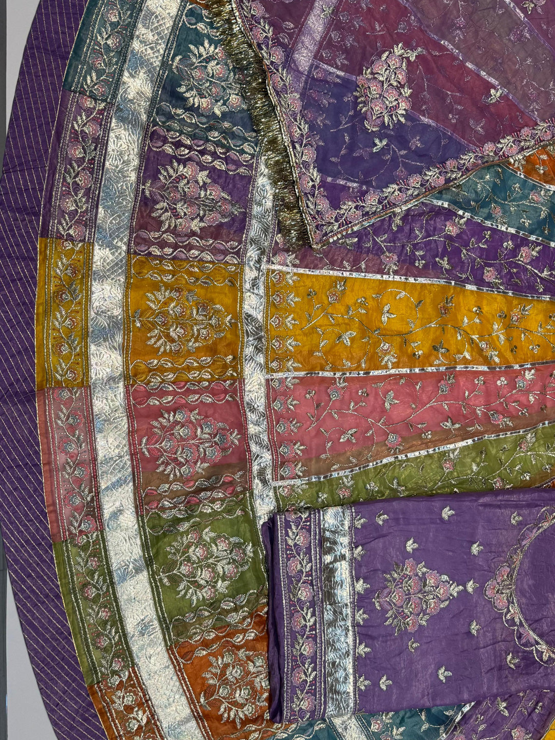 5 Miter full Gher Gold Crush Multicolour Premium quality Rajputi Poshak-91566